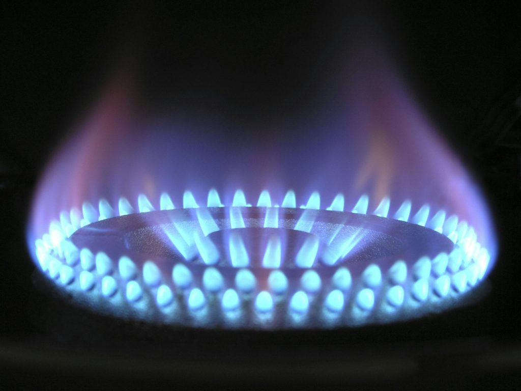 Calefacci&oacute;n de gas que represanta la comparaci&oacute;n entre aerotermia o gas natural